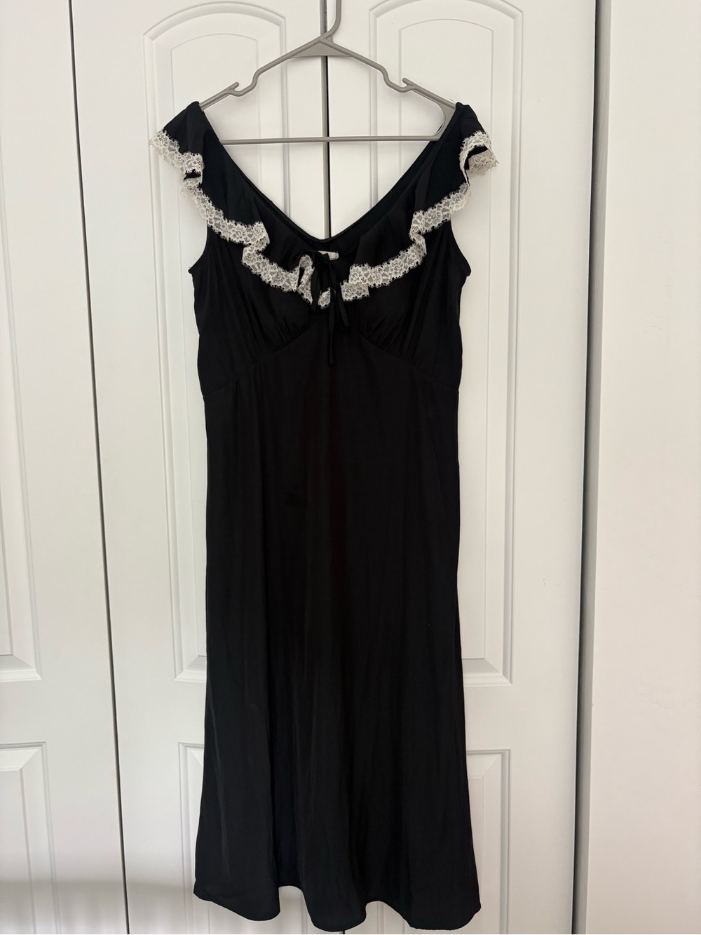 Universal Thread Black Nightgown with White Lace Trim
